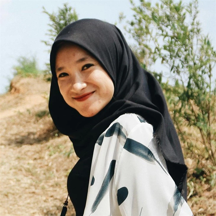 Black Headscarf Muslim